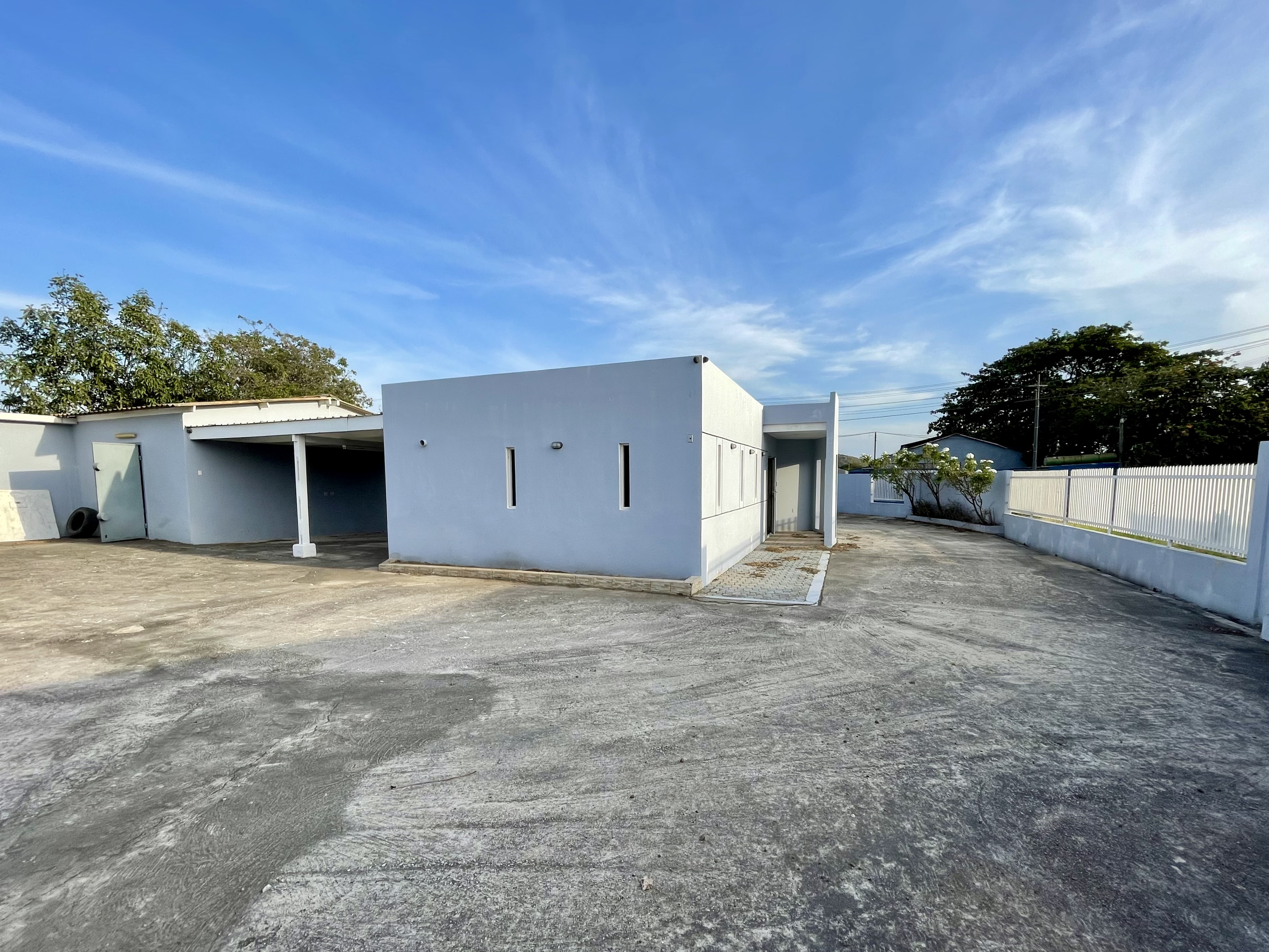 Heintje Kool – commercial property with three buildings: commercial for sale in Heintje Kool, Curaçao (sold), photo 1