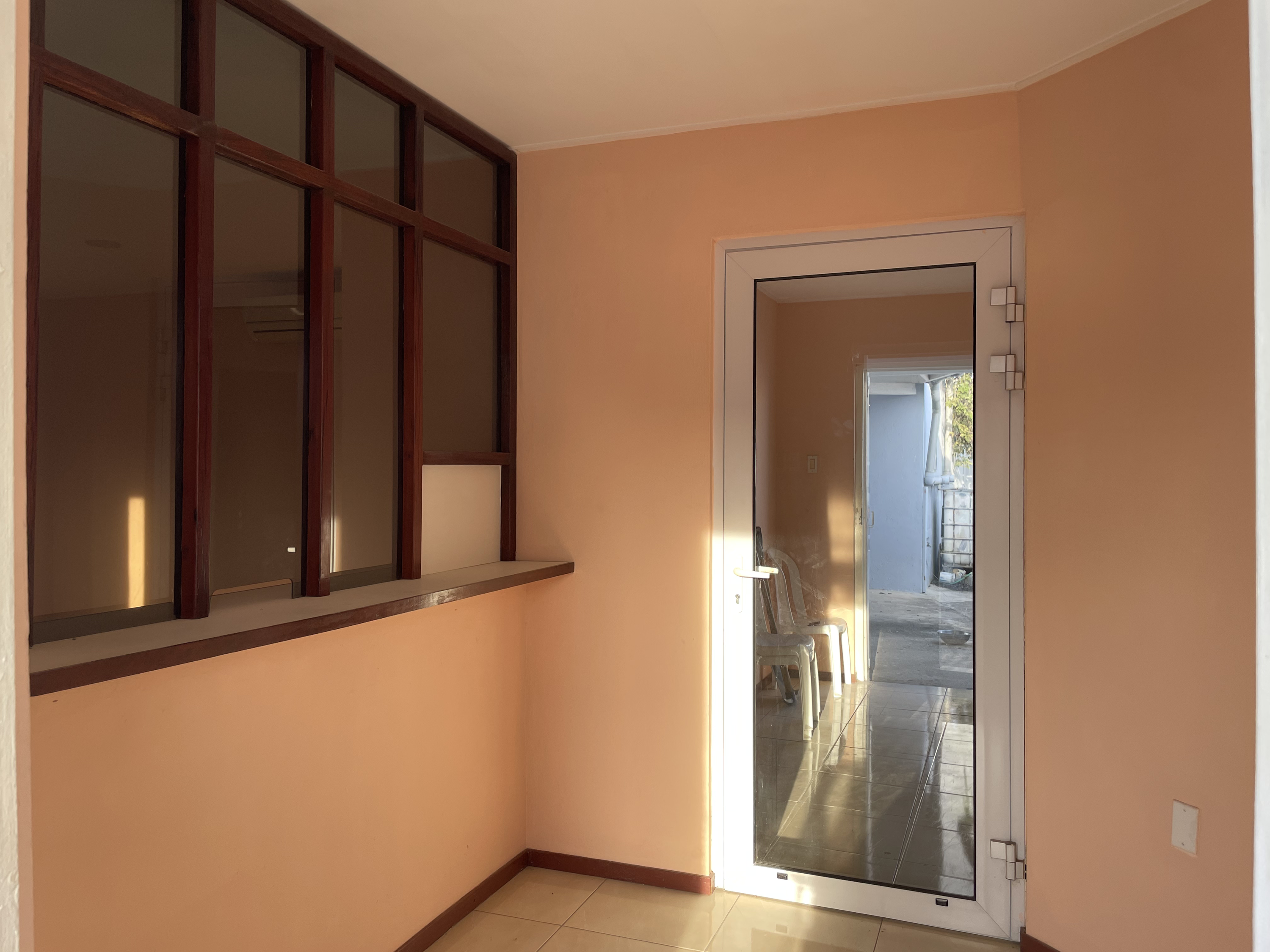Heintje Kool – commercial property with three buildings: commercial for sale in Heintje Kool, Curaçao (sold), photo 2