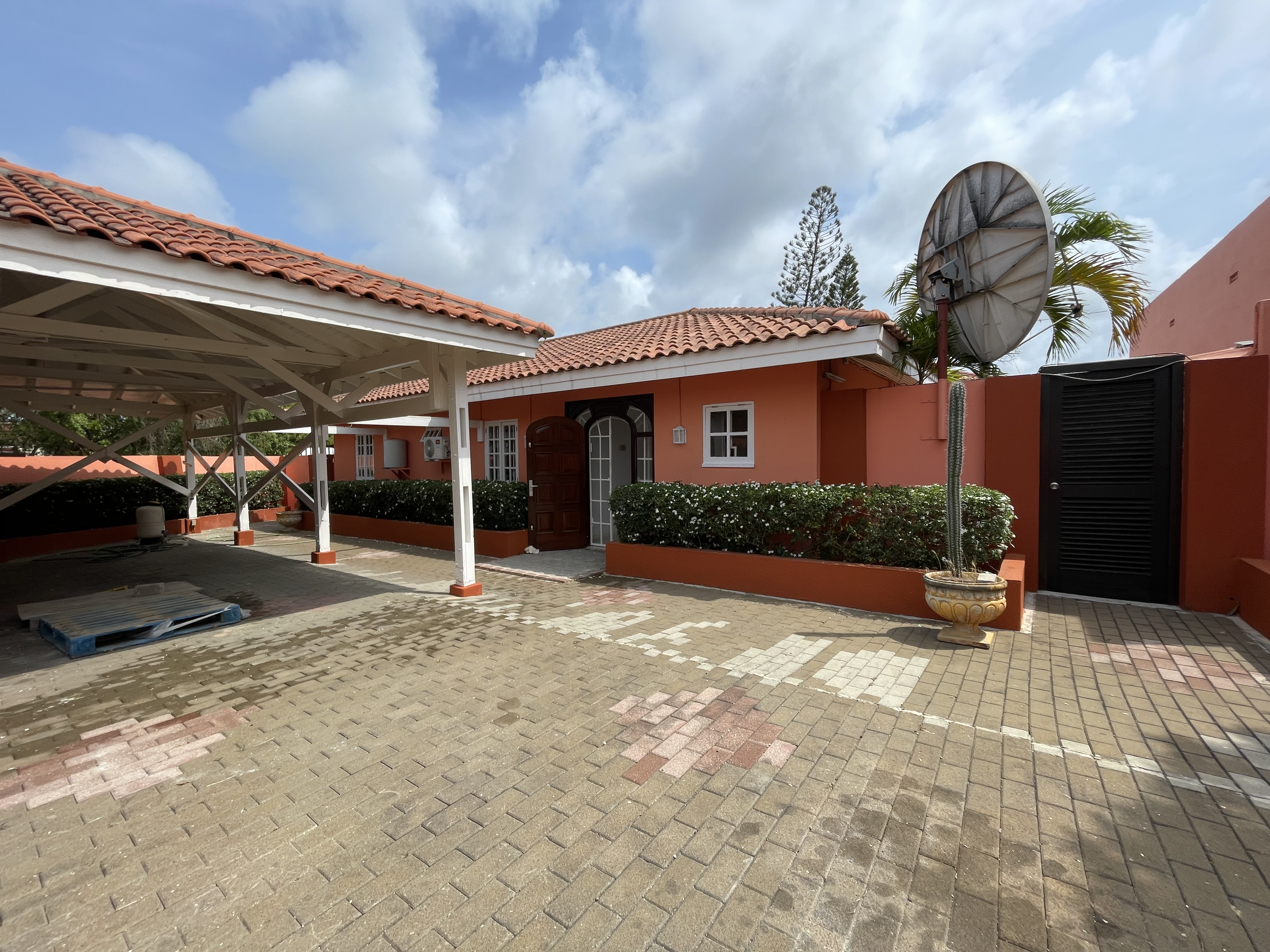 Katoentuin – secluded family home with guest apartment: house for rent in Katoentuin, Curaçao (rented), photo 1